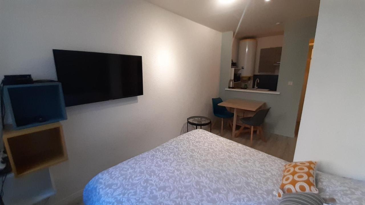 Studio 302 Au 15 Rue Battant A เบอซองซง ภายนอก รูปภาพ